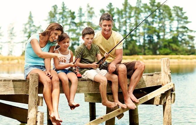 Family fishing with Deeper